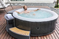 MSpa B0301350 Набор аксессуаров для СПА: 2 подголовника и 1 подстаканник MSpa B0301350 Набор аксессуаров для СПА: 2 подголовника и 1 подстаканник