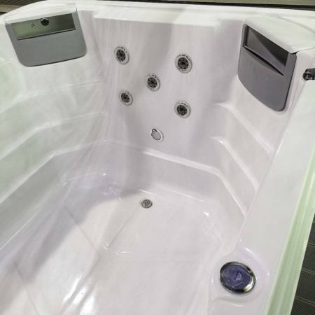 Плавательный СПА бассейн с противотоком Bigeer Ветро BG-6618 Плавательный СПА бассейн с противотоком Bigeer Ветро BG-6618